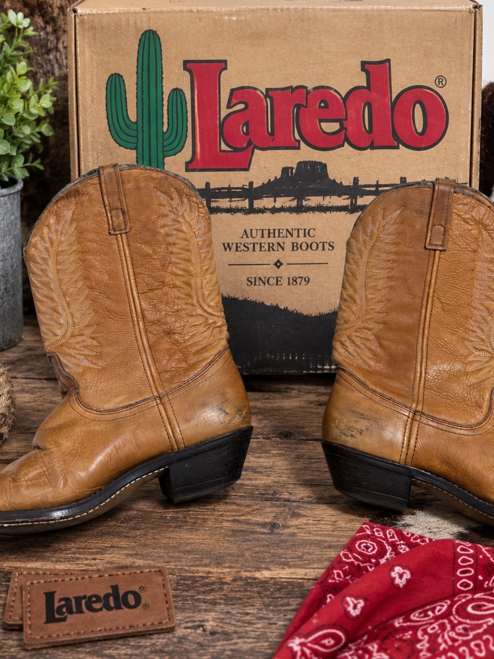 Laredo Tan Cowboy Boots 9.5 M Western Stitched Rustic Boho Rodeo Country